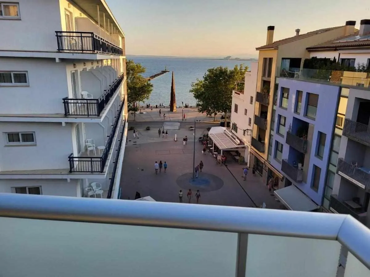 Roses Casc Antic Sl Sant Elm 4 location