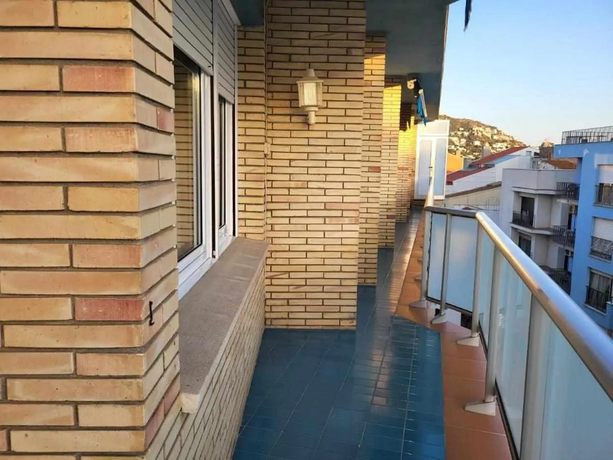 Roses Casc Antic Sl Sant Elm 4 Apartment